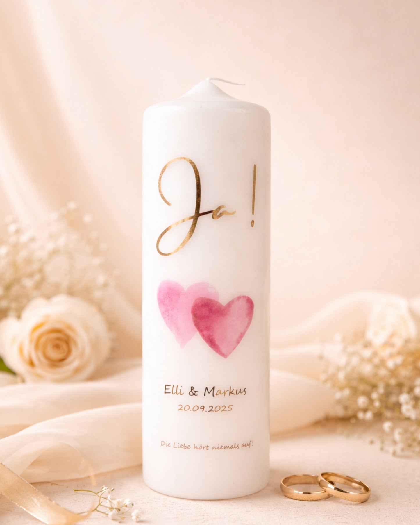 Personalisierte Hochzeitskerze „Ja!“ mit rosa Aquarellherzen – Namen, Datum & Trauspruch